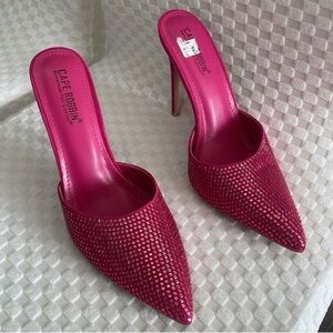 CAPE ROBBIN gorgeous fuchsia pink high heels by
CAPE ROBBIN
